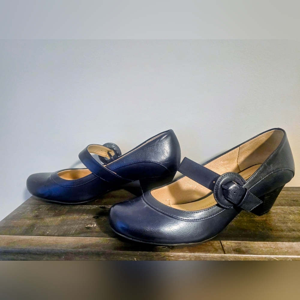 Life Stride Women's Classic Navy Blue Shoes Sixze 8.5